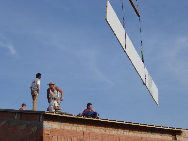  Bildname: OTF-Dachdecken-09-2007 002.jpg 
 Breite: 800 Pixel 
 Hhe: 600 Pixel 
 Grsse: 50 kB 